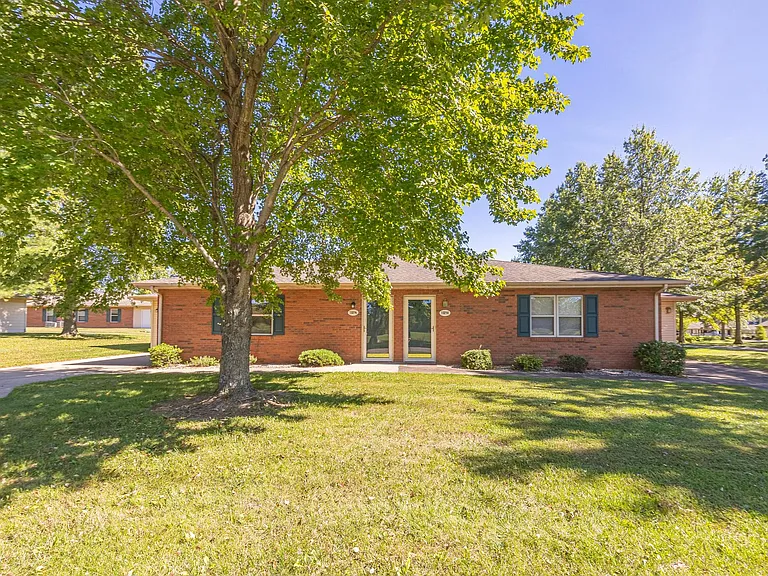 4020 N Christopher Ct — Photo 2