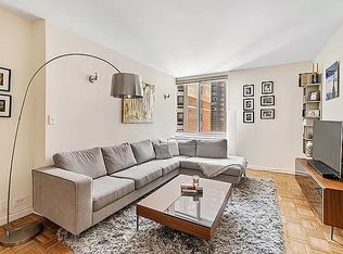 300 E 90th St APT 3B, New York, NY 10128