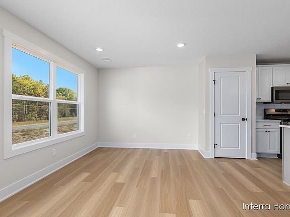 5th image of 6138 Burgess Dr #5