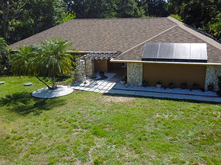 1974 SW Saint Andrews Dr — Photo 3