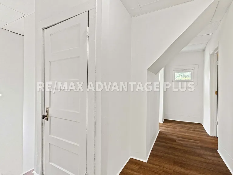 516 N Center St — Photo 22
