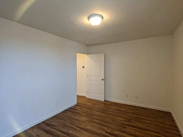 2607 Ellsworth Street — Photo 46