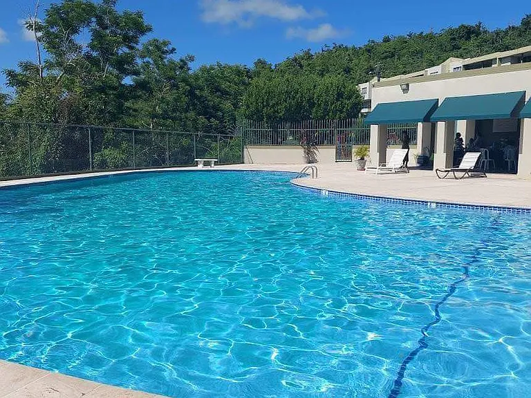 Aventura apartment complex pool and gazebo facilities