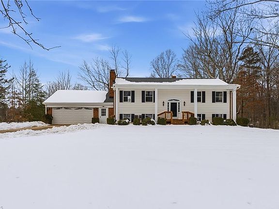 2nd image of 1870 Pope Ln
