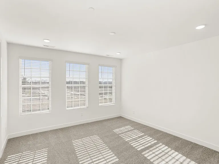 320 Lynwood Station Blvd — Photo 25