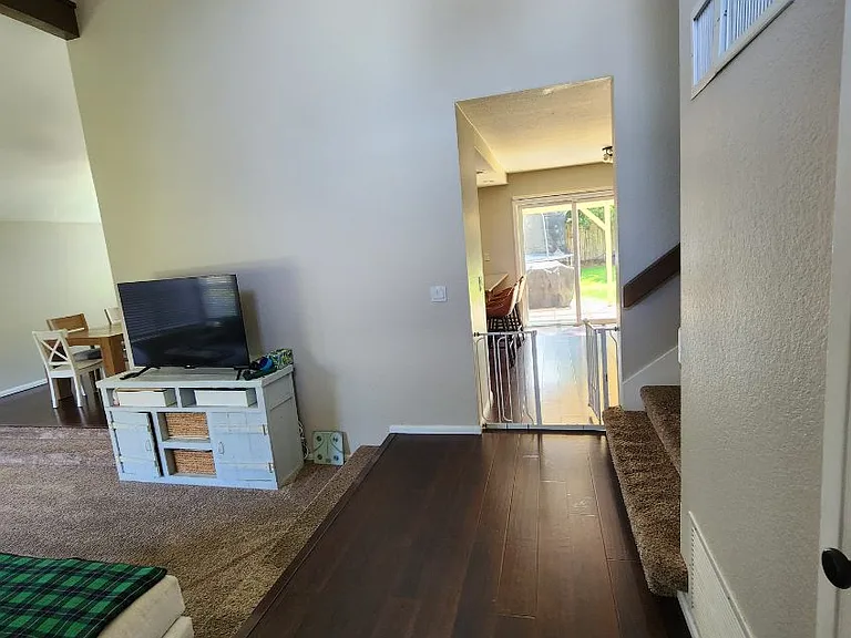 660 Willowspring Dr N — Photo 3