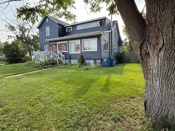 139 S John St, Crown Point, IN 46307