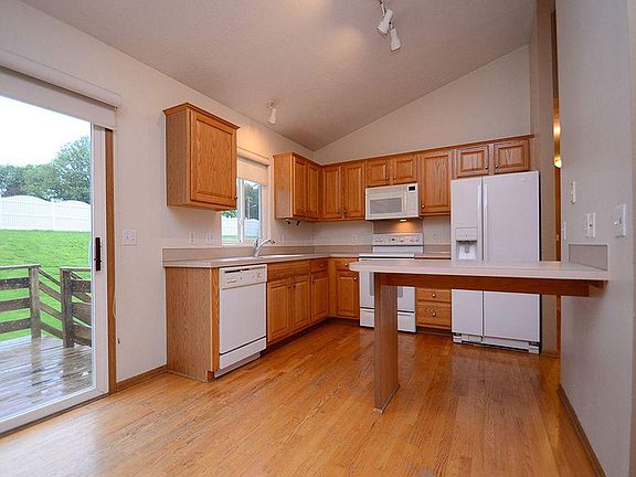 5th image of 5402 S 191st Ave