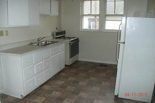 4th image of 223 N Pershing Dr #3