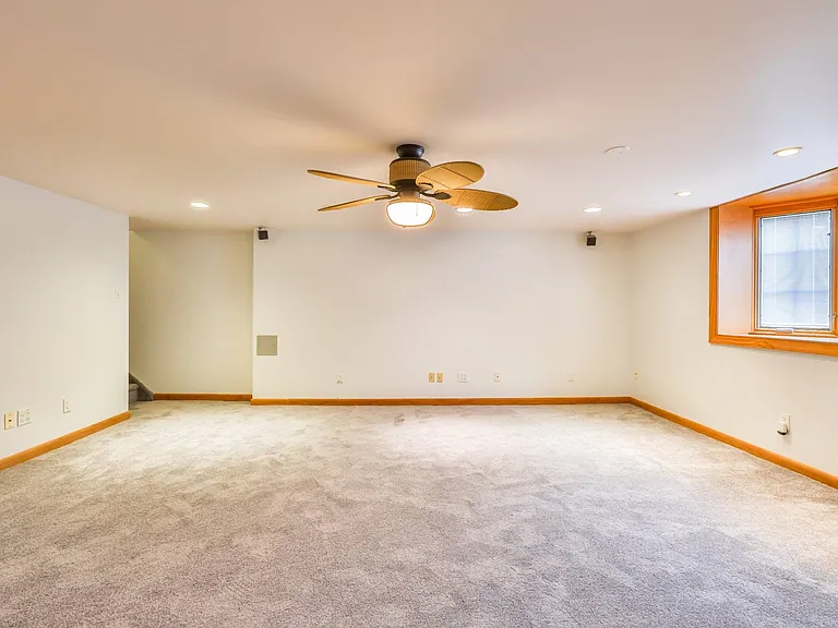 9898 Wistaria St — Photo 21