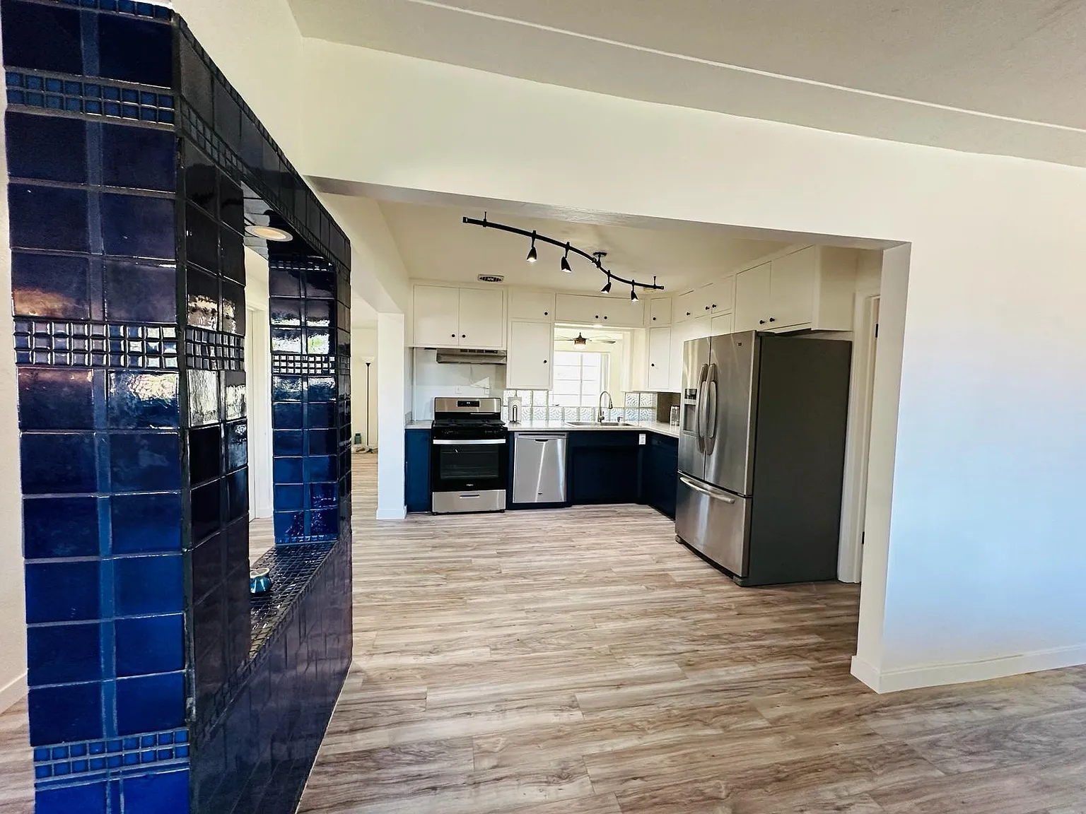 3 bed, 1949 sqft, $2,200 — Photo 4