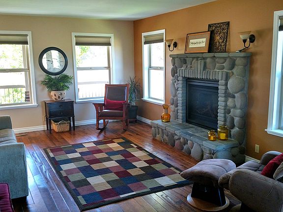 Bright Open Floor Plan
