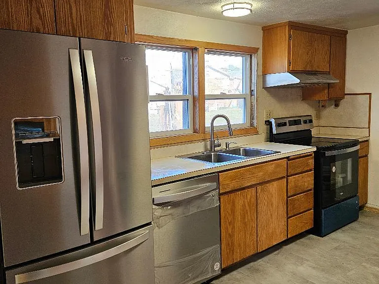 303 S Eldorado Ave — Photo 2