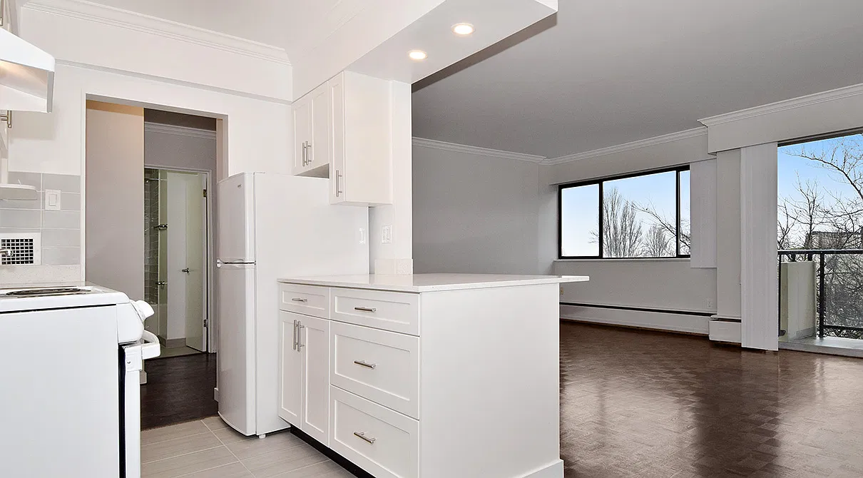 Pacific Beach Apartments — Photo 4