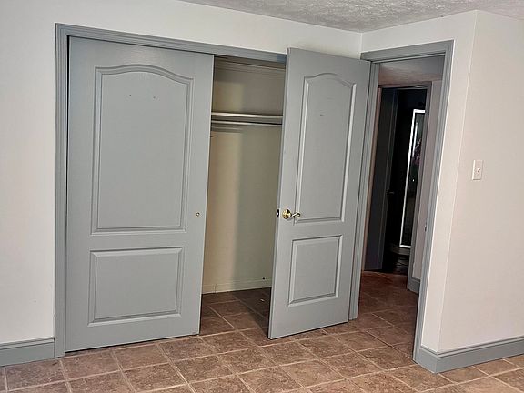 5th image of 1409B Coesta Cir #B