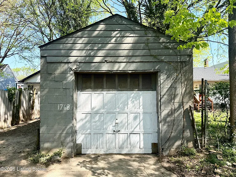 1768 W Hill St — Photo 7