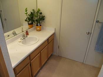 5th image of 1121 E San Fernando St