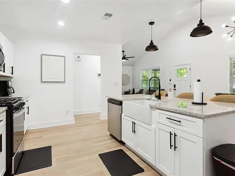 725 Alta Pl NW — Photo 7