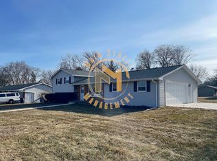1461 Orchid Ln, Green Bay, WI 54313