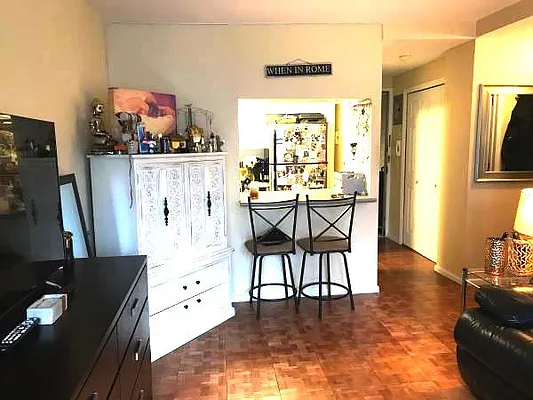 Rented by Meraki Realty LLC | media 20