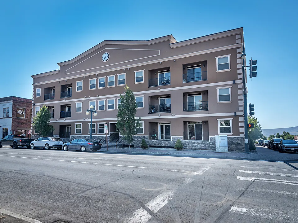 212 E 5th Ave #1