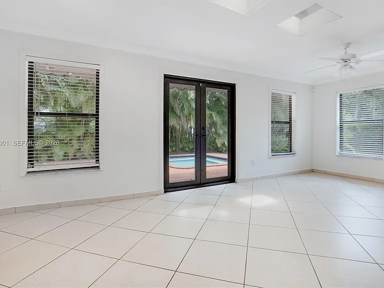 8045 SW 62nd Ct — Photo 8