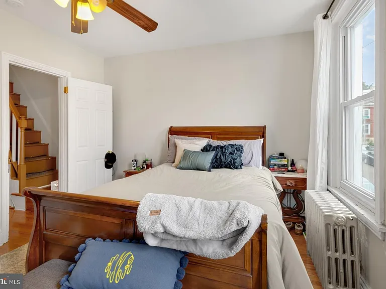 105 W Salaignac St — Photo 25