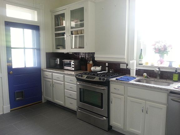 5th image of 2622 Park Ave #2
