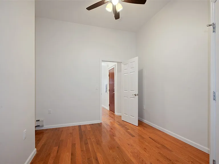 145 Brunswick St #1R — Photo 7