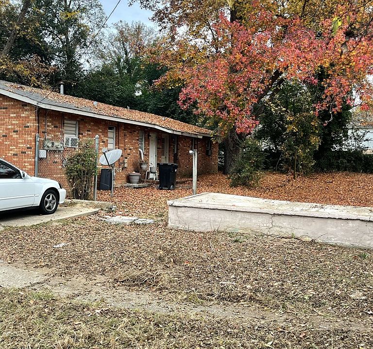 2nd image of 2921 Hood St
