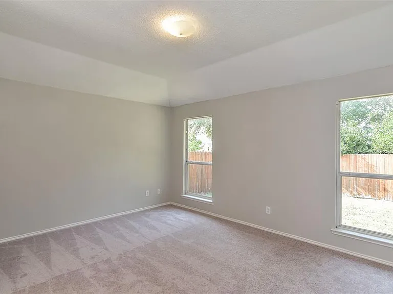 2404 Glenhaven Dr — Photo 15