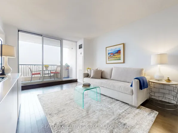 7811 Yonge St #1106, Markham, ON L3T 4S3