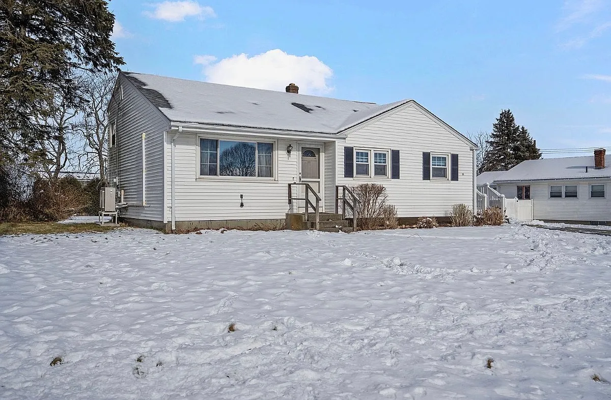 Building Photo - 35 Squantum Dr
