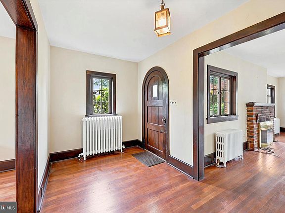 5th image of 30 Bartram Ave
