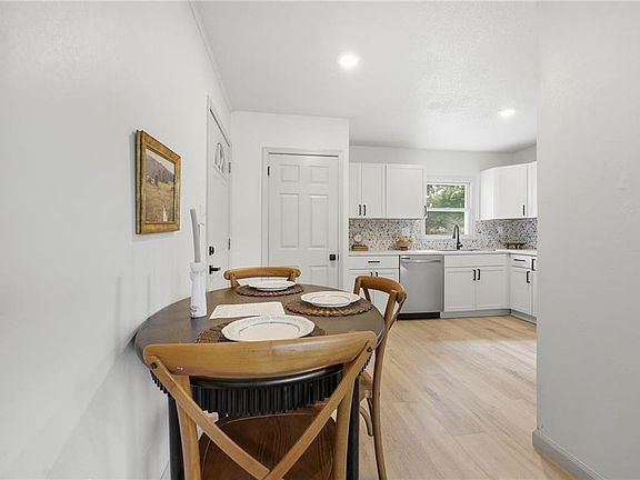 5th image of 2901 S 26th St