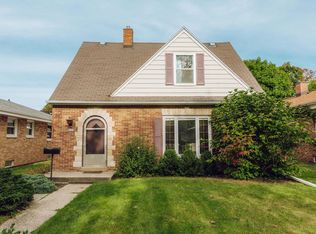 5671 N Stanton Dr, Glendale, WI 53209