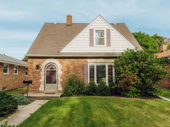 5671 North Stanton DRIVE, Glendale, WI 53209