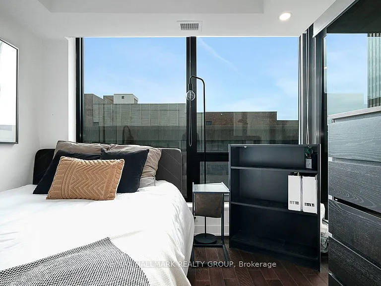 340 Queen St #1302 — Photo 21