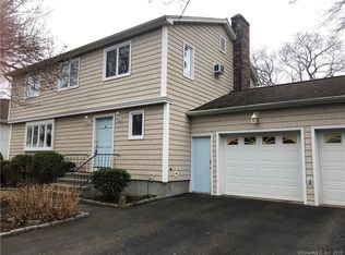 19 Cottage Ln, Niantic, CT 06357