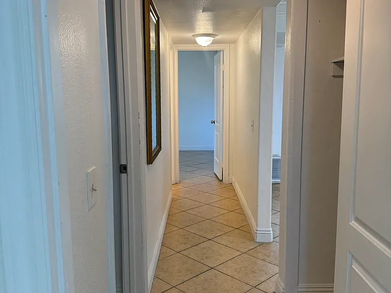 721 W 1st St #F103 — Photo 16
