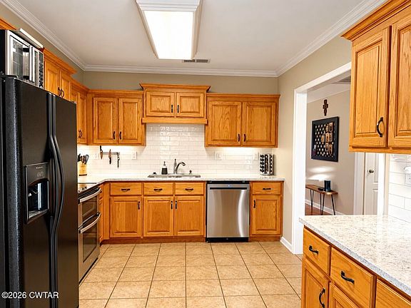 5th image of 48 Stone Spring Cir