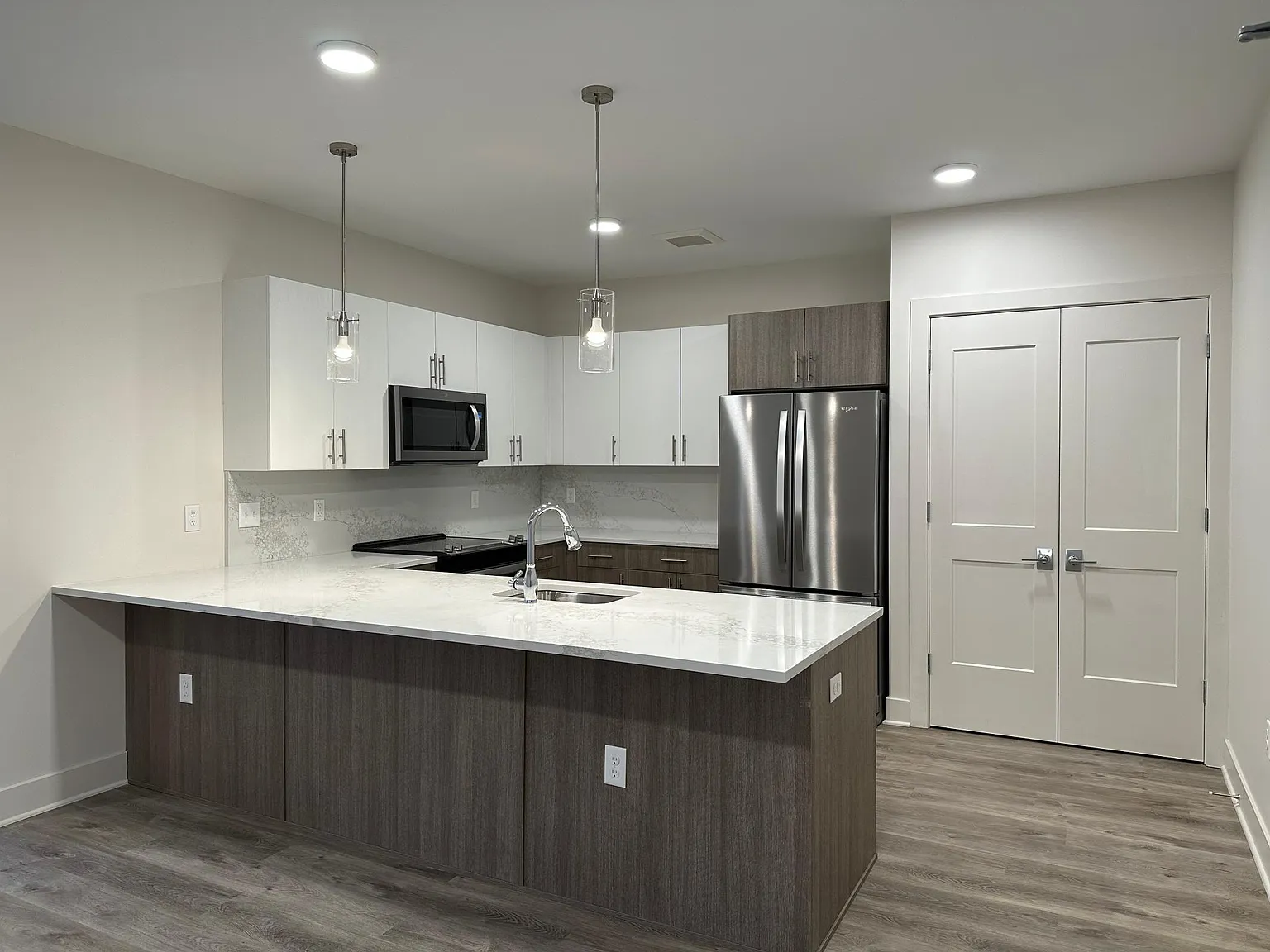 1 bed, $2,800 — Photo 2