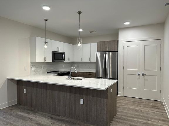 2nd image of 205 Stuyvesant Ave #302