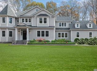 6 Springwood Path, Syosset, NY 11791