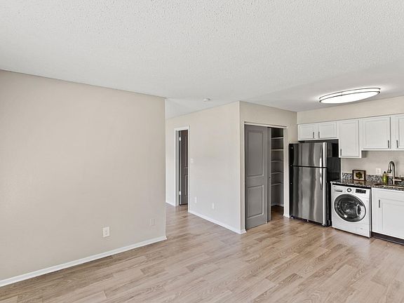 3rd image of 2437 S Bumby Ave APT A