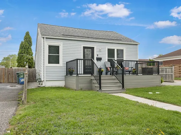1654 Aubin Rd, Windsor, ON N8Y 4G4