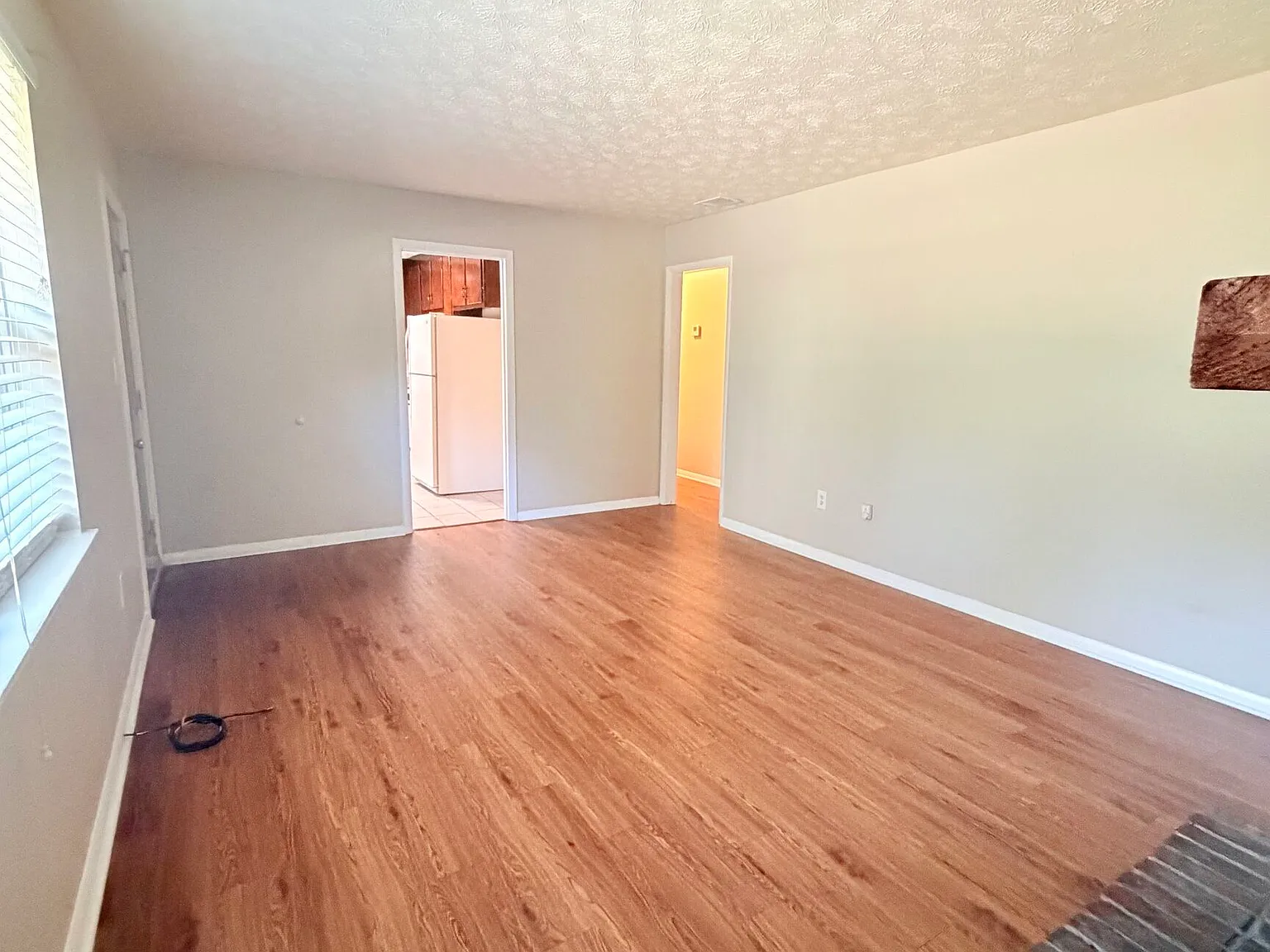 2 bed, 1.0 bath, 891 sqft, $1,150 — Photo 3