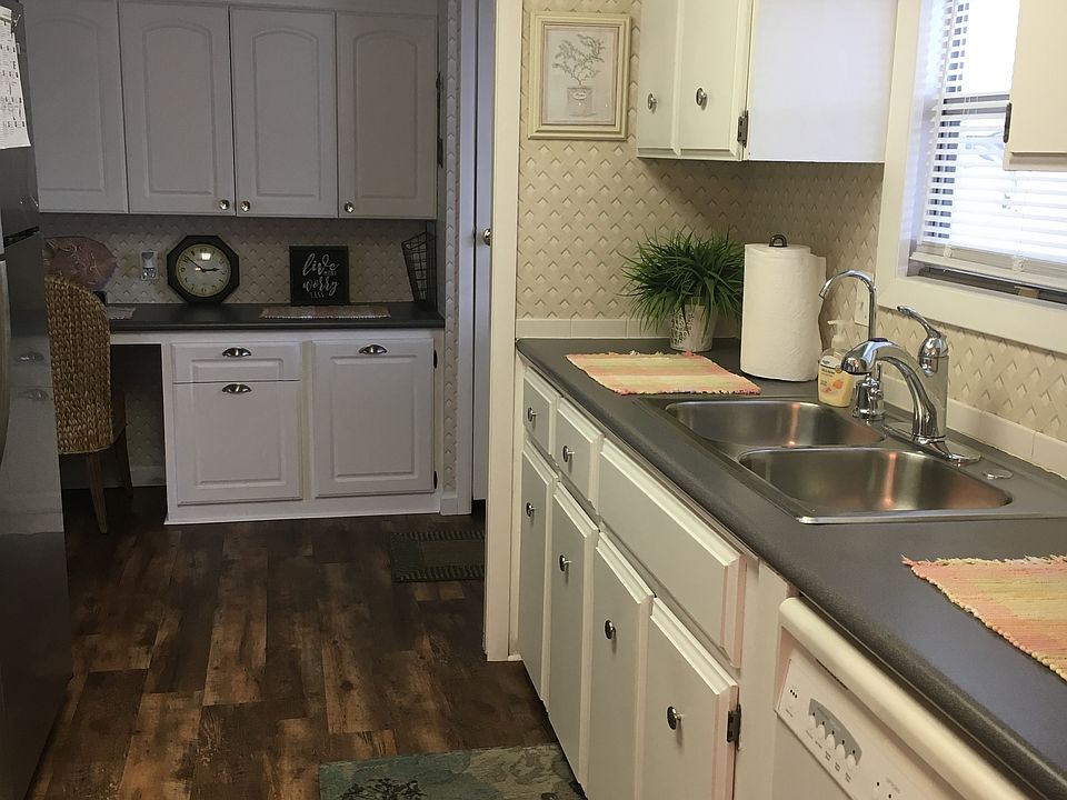 1st image of 131 Nicklaus Blvd