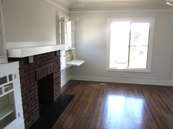 4th image of 220 N Avenue 56