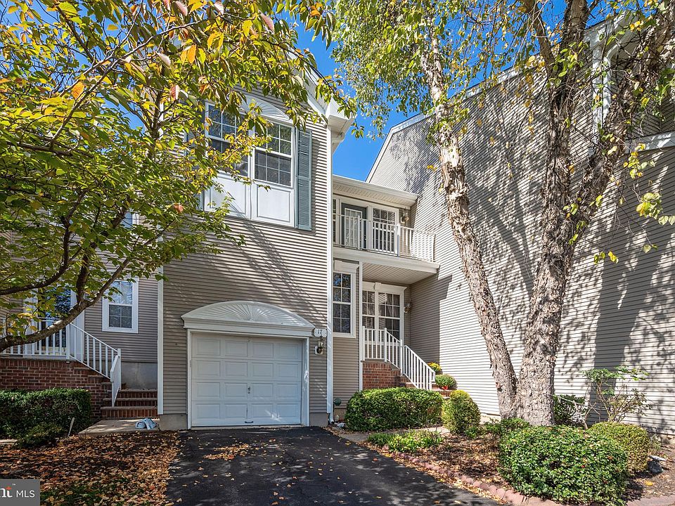1st image of 17 Stafford Dr
